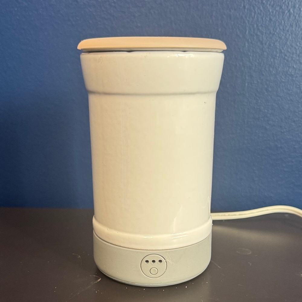 Happy Wax Electric Wax Warmer with silicone dish